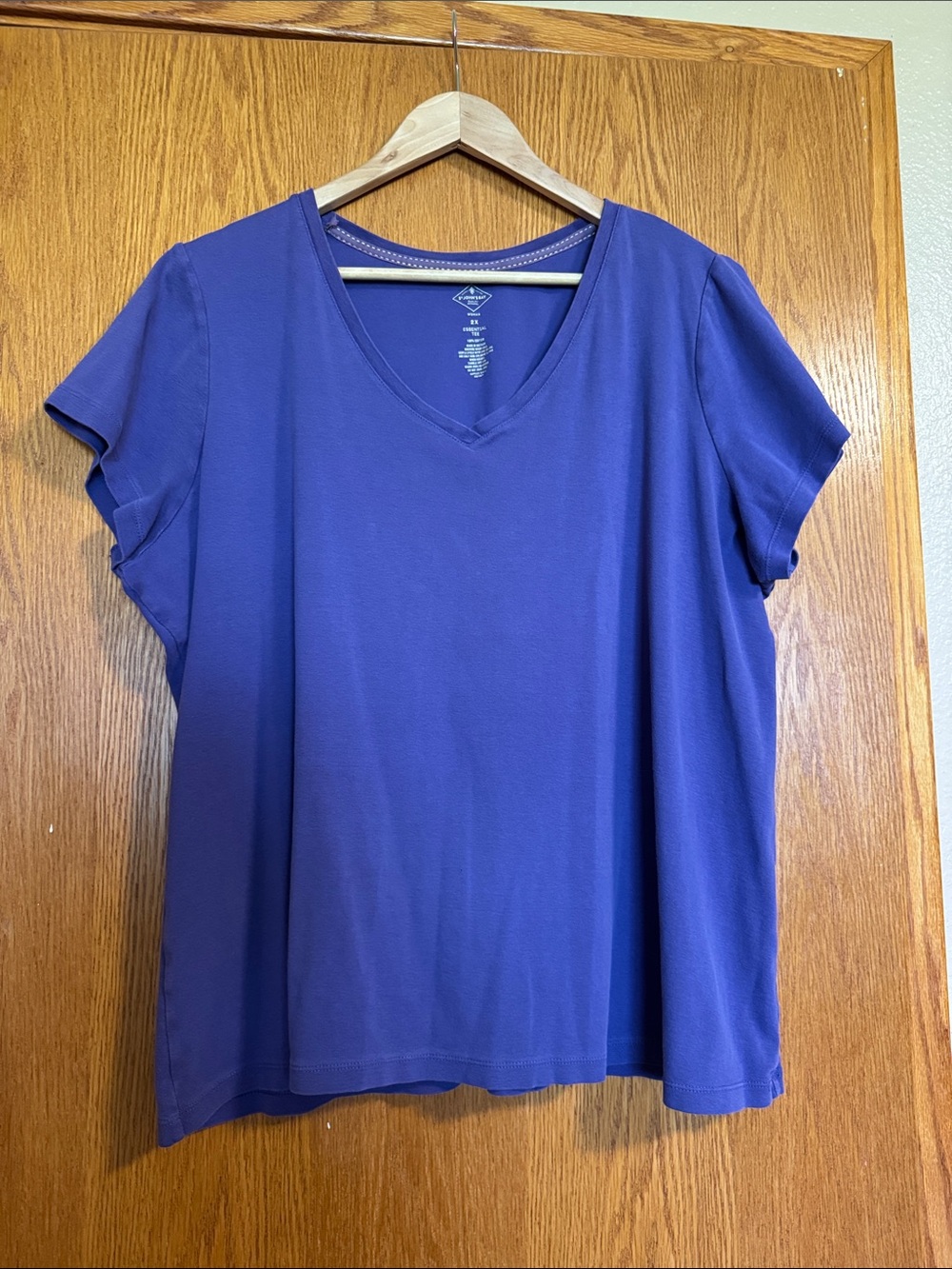St. John’s bay Purple V-Neck Women's essential Tee